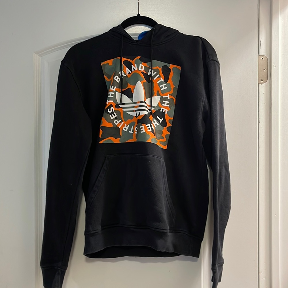 Adidas camouflage logo on the sleeve black hoodie sweatshirt size medium nwot